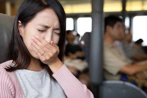 Day bấm huyệt vị nào giúp trị say tàu xe?
