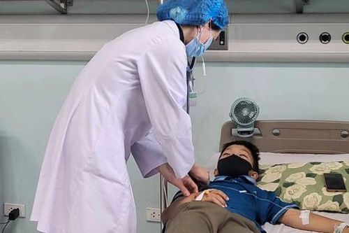Ấm lòng nghe lời chúc: 'Con chúc mẹ trực Tết vui vẻ!'