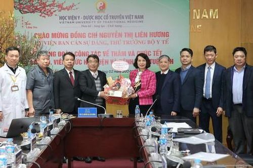 Thứ trưởng Nguyễn Thị Liên Hương thăm, chúc Tết Học viện Y Dược học cổ truyền Việt Nam và Bệnh viện Tuệ Tĩnh