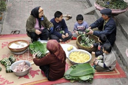Ăn Tết hay Chơi Tết?