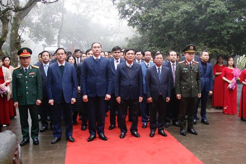 Tỉnh Phú Thọ dâng hương tưởng niệm các vua Hùng
