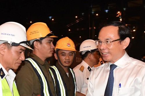 Lãnh đạo TPHCM dự phát lệnh làm hàng đầu xuân tại Tân Cảng Cát Lái