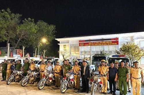 Công an huyện Ea Súp ra quân bảo đảm ANTT đêm Giao thừa