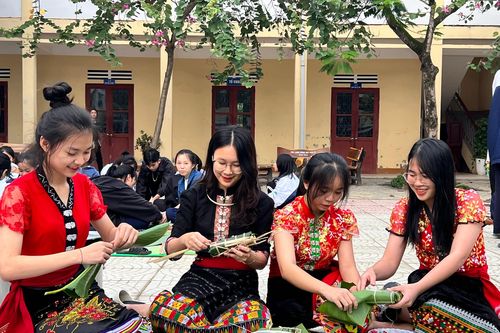 Xuân đa sắc màu