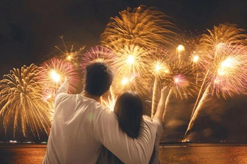 Những điều lãng mạn, ý nghĩa các cặp đôi có thể làm cùng nhau đêm Giao thừa