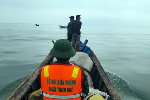Huy động lực lượng tìm kiếm ngư dân mất tích
