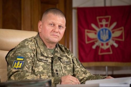Tổng thống Zelenskyy cách chức Tổng tư lệnh quân đội Ukraine