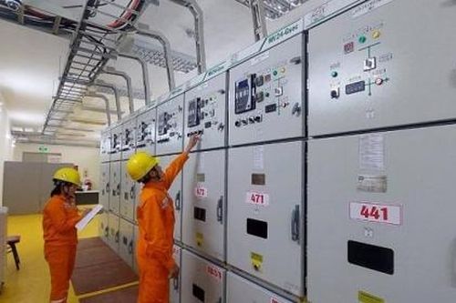 Tiêu thụ điện giảm mạnh dịp Tết, cảnh báo điện tái tạo sẽ phải xả bỏ