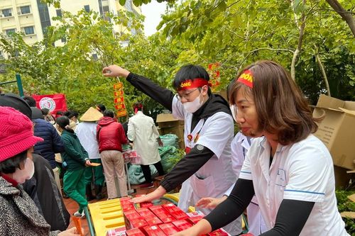 Ấm lòng những hoạt động chăm lo bệnh nhân dịp Tết