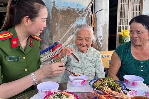 Ấm áp những bữa cơm đặc biệt dịp Tết Giáp Thìn 2024