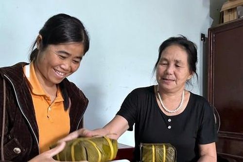 Tết vội vàng trong khu trọ của bệnh nhân chạy thận