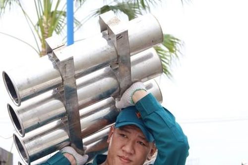 Nhìn gần trận địa pháo hoa trên sà lan 'có một không hai' ở Cần Thơ