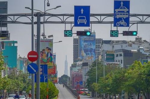 Trục đường nổi tiếng kẹt xe ở TPHCM khác lạ vào ngày 30 Tết