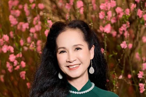 Giao thừa sợ nhất của NSND Lan Hương và ông xã Đỗ Kỷ