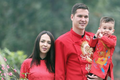 Nguyễn Filip và vợ thích bánh chưng, háo hức đón Giao thừa