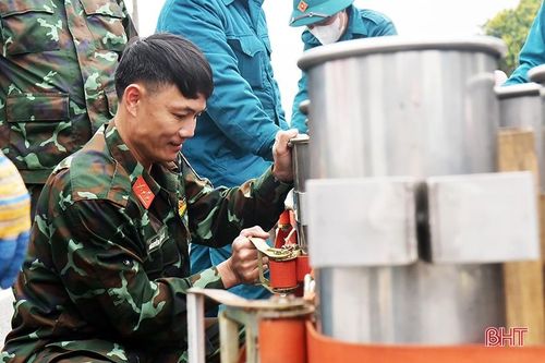 3.500 quả pháo hoa 'lên nòng' sẵn sàng cho đêm giao thừa ở TP Hà Tĩnh