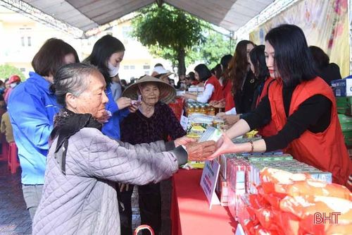 Xuân ấm áp, tết yêu thương cho người nghèo