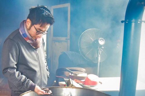 'Mục sở thị' quán càphê gần trăm tuổi giữ gìn hương vị Hà Nội xưa