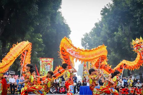 Vì sao điệu múa rồng dân gian thường gắn bó với các võ đường?