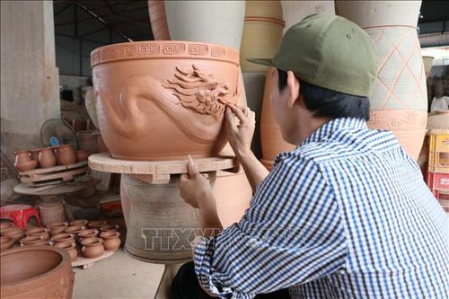 Gốm Phù Lãng chuyển mình trong dòng chảy hiện đại