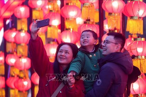 Náo nức không khí đón Tết Nguyên đán Giáp Thìn 2024