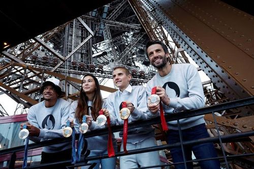 Cận cảnh thiết kế đặc biệt của huy chương Olympic Paris 2024