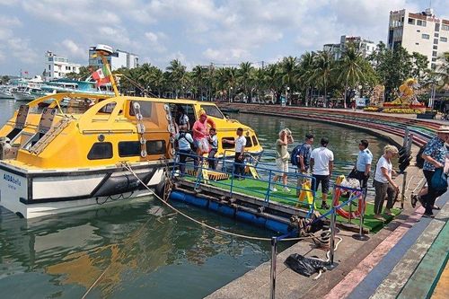 Phú Quốc đón gần 2000 du khách Châu Âu 'xông đất' ngày 30 Tết
