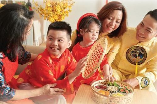 Tết sum vầy nhắc chuyện cũ trong những ngày đại dịch hoành hành