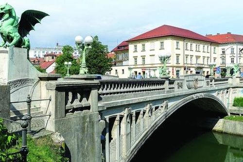 4 điểm du lịch nổi tiếng với hình ảnh rồng