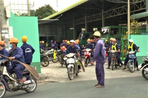 Tổng vệ sinh làm sạch đẹp đường phố ngày 30 Tết