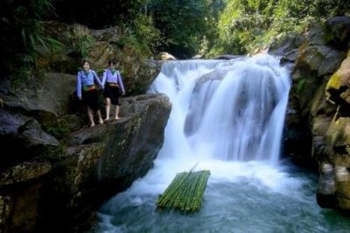 Khám phá vẻ đẹp suối Mu