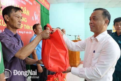 100% người có công được nhận đầy đủ các chế độ, chính sách dịp Tết Nguyên đán