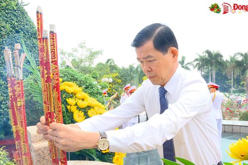 Lãnh đạo tỉnh viếng Nghĩa trang liệt sĩ tỉnh, dâng hương tại Đền thờ Nguyễn Hữu Cảnh và Văn miếu Trấn Biên