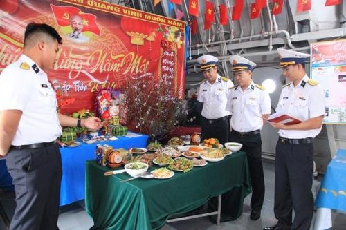 Sôi nổi hoạt động đón xuân ở các đơn vị quân đội