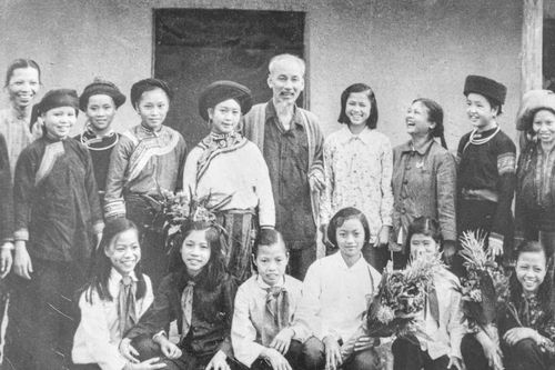 Mùa xuân đất nước