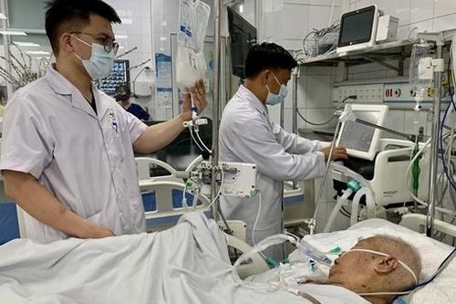 Hàng chục nghìn thầy thuốc trên cả nước ứng trực trong những ngày nghỉ Tết