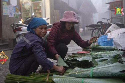 Đường làng sáng 30 Tết
