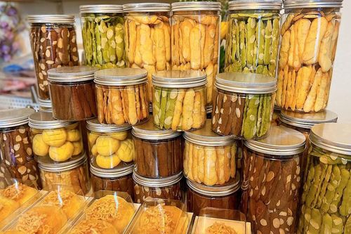 Bánh kẹo handmade thu hút người tiêu dùng dịp Tết