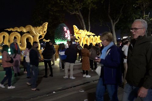 Người dân Thủ đô háo hức chờ đón pháo hoa đêm giao thừa