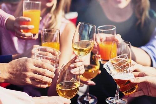 Ngày Tết, cần làm gì sau khi uống rượu bia để giảm nhanh nồng độ cồn?