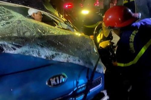 Tài xế ô tô tải được công an cứu sống vào ngày 29 Tết
