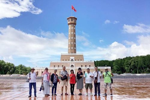 Cột cờ Tổ quốc ở hai đầu đất nước
