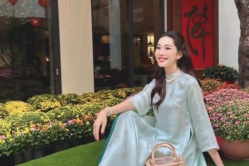 Hoa hậu Đặng Thu Thảo khoe ảnh đón Tết, bối cảnh có gì thay đổi so với 3 năm qua?