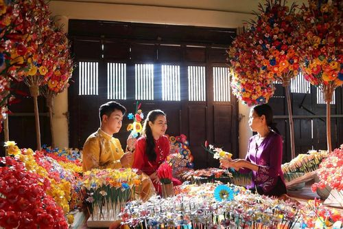 Rực rỡ sắc màu hoa giấy Thanh Tiên ngày Tết
