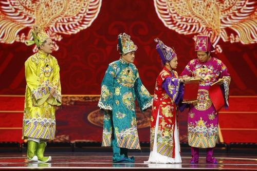 Táo Quân 2024 - đả kích gai góc nhưng kịch bản rời rạc, khó cười
