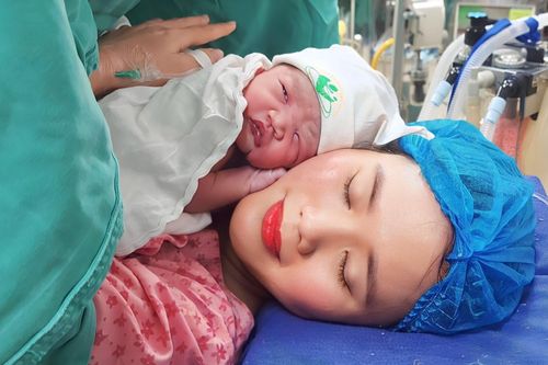 Những em bé Rồng đầu tiên của năm Giáp Thìn chào đời