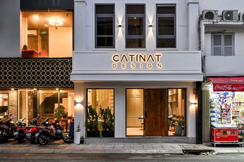Chỉ 300 triệu biến căn nhà cũ thành văn phòng kiểu 'Emily in Paris'