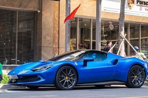 Cận cảnh siêu xe Ferrari 296 GTS vừa về Việt Nam, giá hơn 31 tỷ đồng