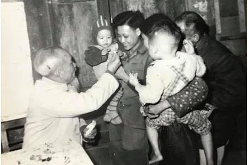 Ngày Xuân nhớ thơ chúc Tết năm Thìn của Bác Hồ