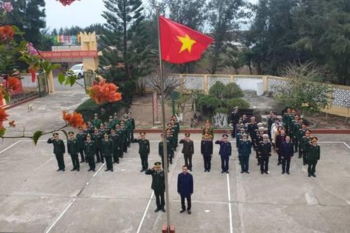 Thiêng liêng Lễ chào cờ đầu năm mới Xuân Giáp Thìn 2024 nơi biên giới